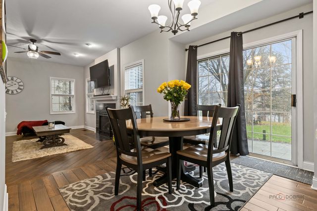 943 Chesapeake Boulevard, Grayslake, IL 60030