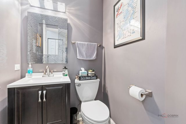 943 Chesapeake Boulevard, Grayslake, IL 60030