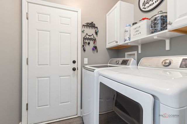 943 Chesapeake Boulevard, Grayslake, IL 60030