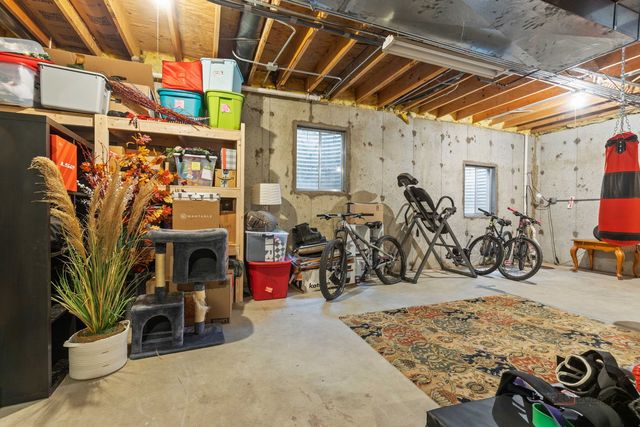 943 Chesapeake Boulevard, Grayslake, IL 60030