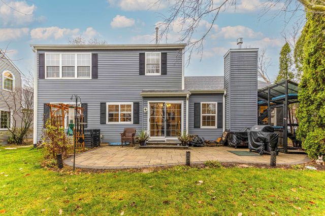 943 Chesapeake Boulevard, Grayslake, IL 60030