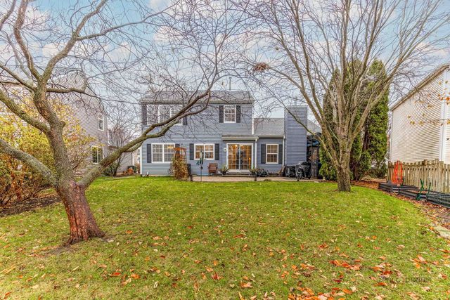 943 Chesapeake Boulevard, Grayslake, IL 60030