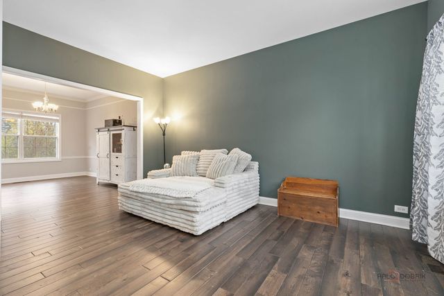 943 Chesapeake Boulevard, Grayslake, IL 60030