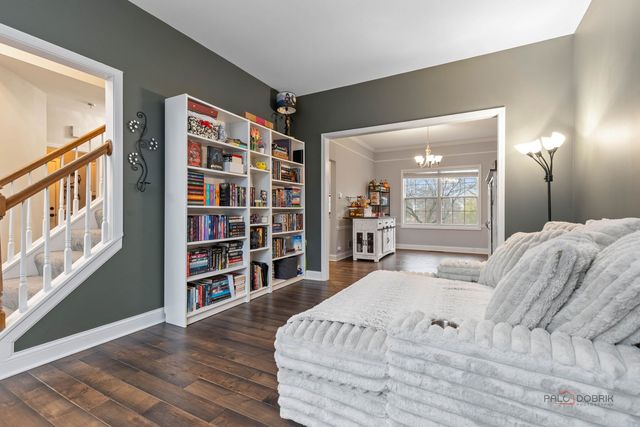 943 Chesapeake Boulevard, Grayslake, IL 60030