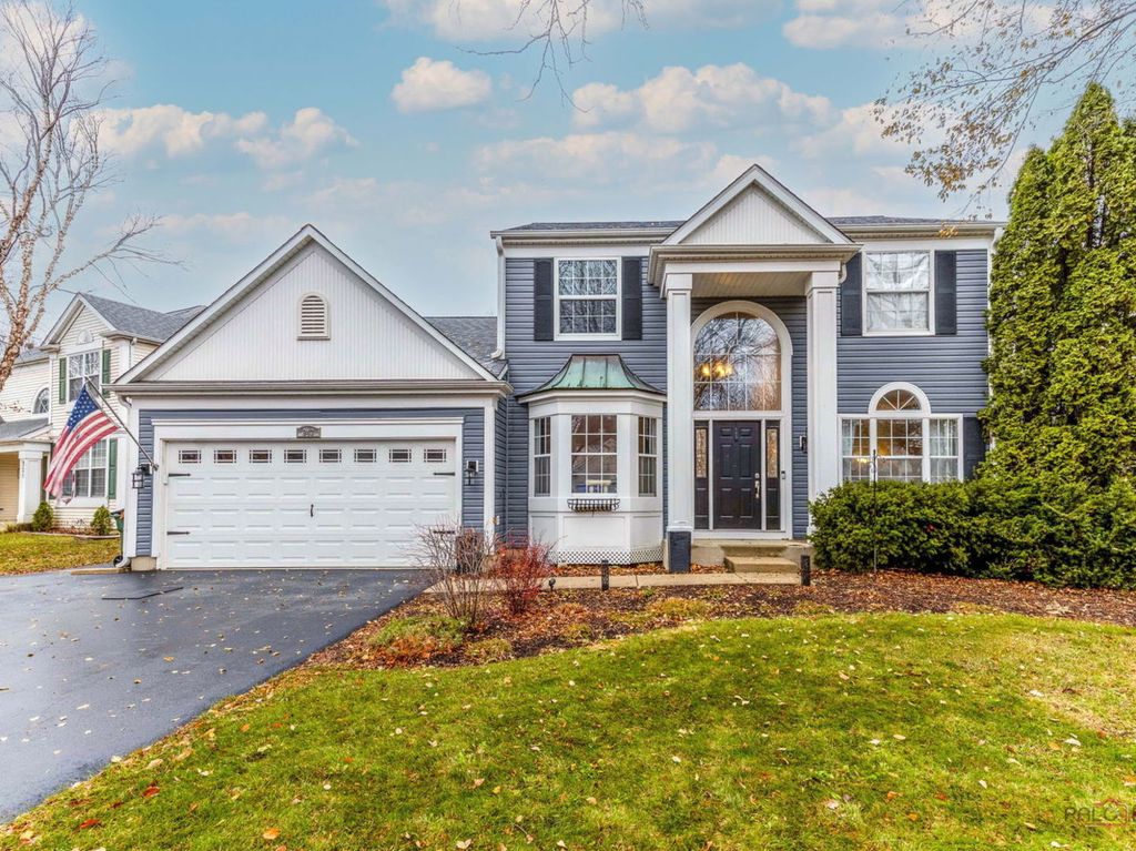 943 Chesapeake Boulevard, Grayslake, IL 60030