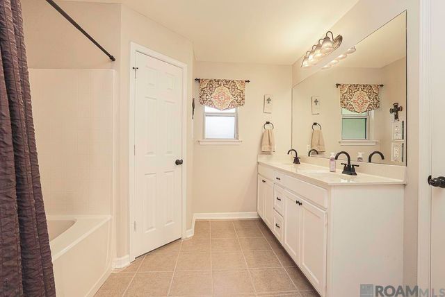 15467 Oakstone Dr, Prairieville, LA 70769
