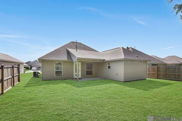 15467 Oakstone Dr, Prairieville, LA 70769