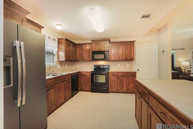15467 Oakstone Dr, Prairieville, LA 70769
