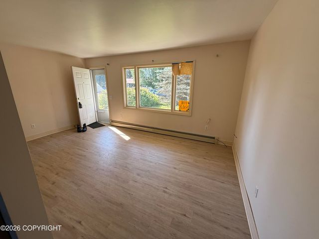2207 LINCOLN Avenue, Anchorage, AK 99517
