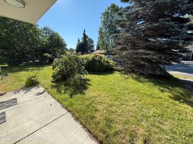 2207 LINCOLN Avenue, Anchorage, AK 99517