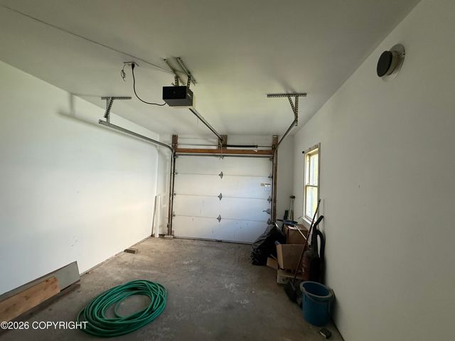 2207 LINCOLN Avenue, Anchorage, AK 99517