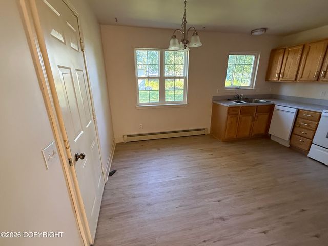 2207 LINCOLN Avenue, Anchorage, AK 99517