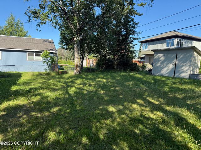 2207 LINCOLN Avenue, Anchorage, AK 99517
