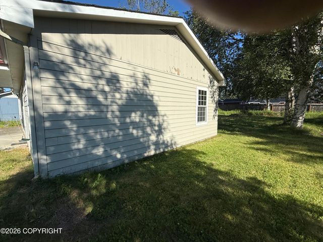 2207 LINCOLN Avenue, Anchorage, AK 99517