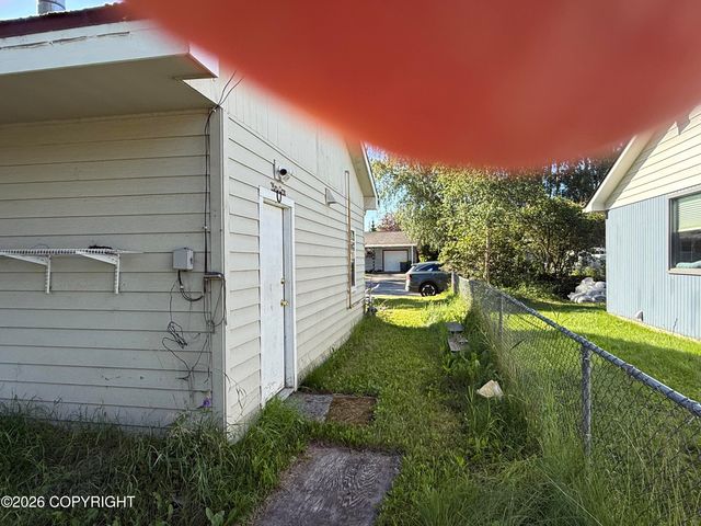 2207 LINCOLN Avenue, Anchorage, AK 99517
