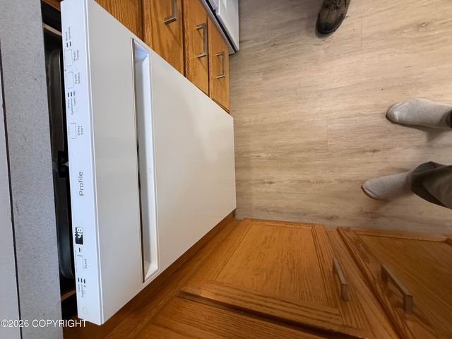 2207 LINCOLN Avenue, Anchorage, AK 99517