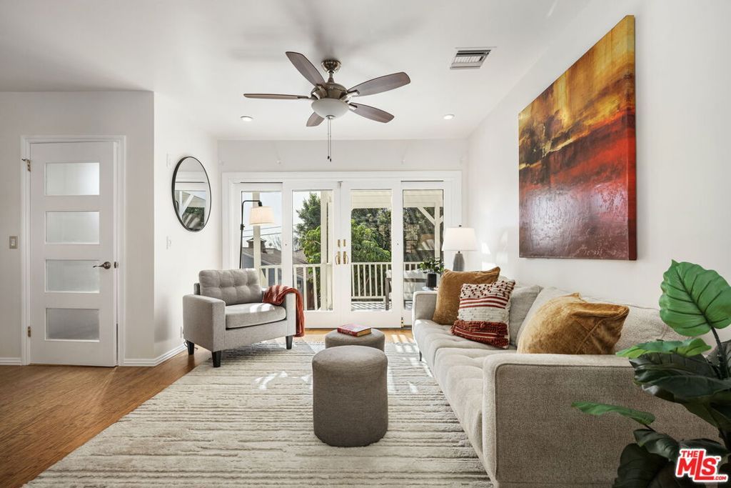 Image 9 of property listing at 4518 Whelan Place, Los Angeles, CA 90043