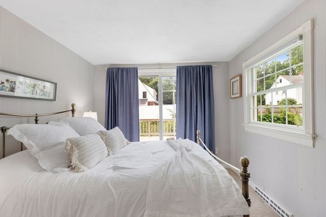 4 Rossmore Rd, Lynnfield, MA 01940