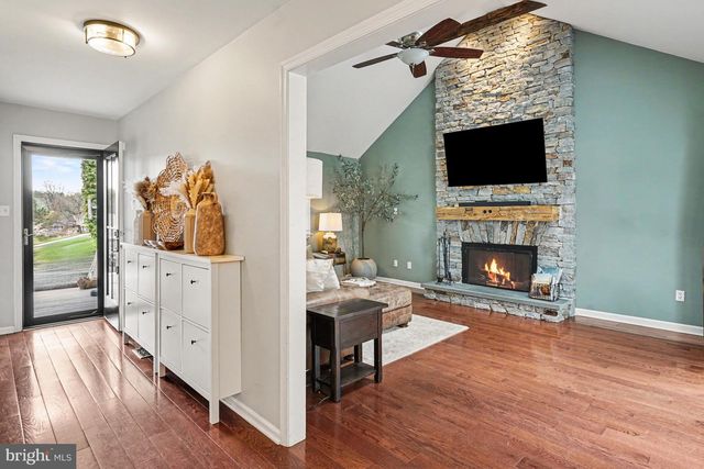 1102 LANTERN CIR, Phoenixville, PA 19460