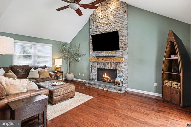 1102 LANTERN CIR, Phoenixville, PA 19460