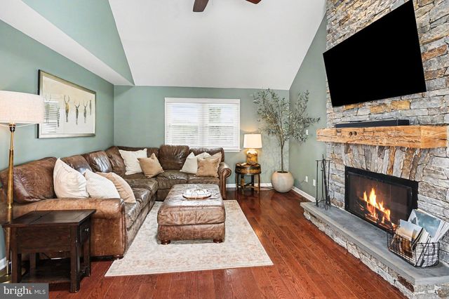 1102 LANTERN CIR, Phoenixville, PA 19460