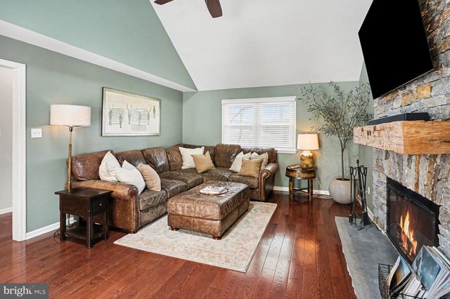 1102 LANTERN CIR, Phoenixville, PA 19460