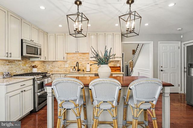 1102 LANTERN CIR, Phoenixville, PA 19460