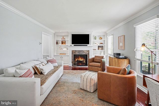 1102 LANTERN CIR, Phoenixville, PA 19460