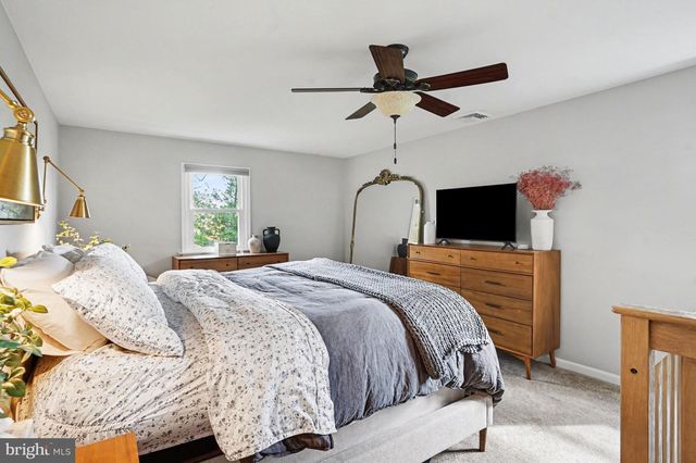 1102 LANTERN CIR, Phoenixville, PA 19460