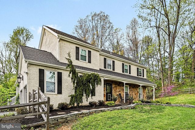 1102 LANTERN CIR, Phoenixville, PA 19460