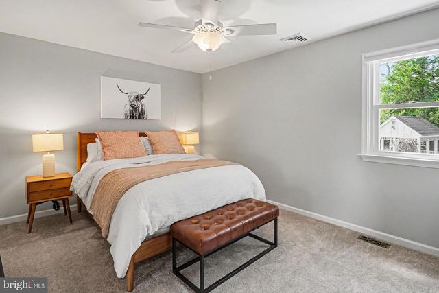 1102 LANTERN CIR, Phoenixville, PA 19460