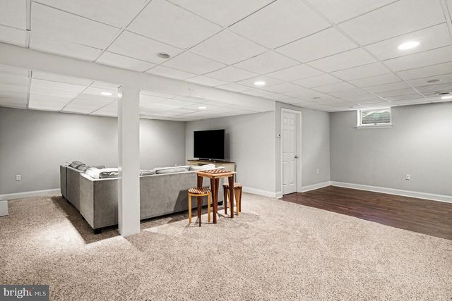 1102 LANTERN CIR, Phoenixville, PA 19460