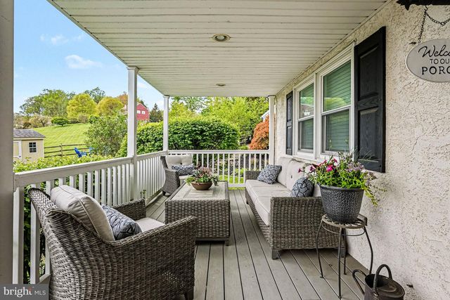 1102 LANTERN CIR, Phoenixville, PA 19460