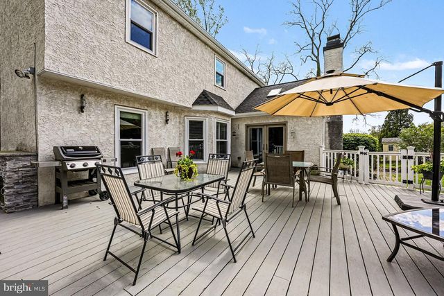 1102 LANTERN CIR, Phoenixville, PA 19460