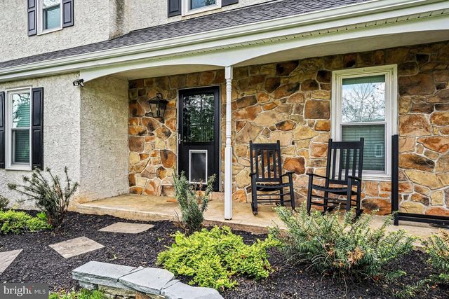 1102 LANTERN CIR, Phoenixville, PA 19460