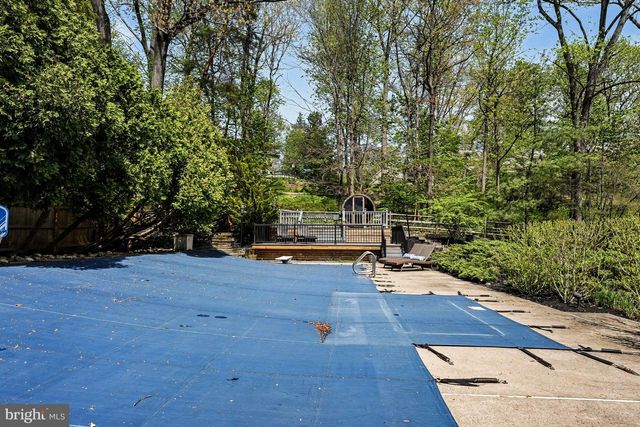 1102 LANTERN CIR, Phoenixville, PA 19460