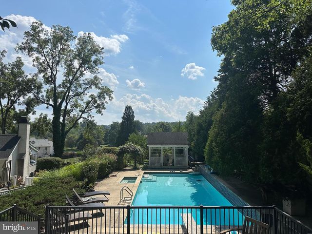 1102 LANTERN CIR, Phoenixville, PA 19460