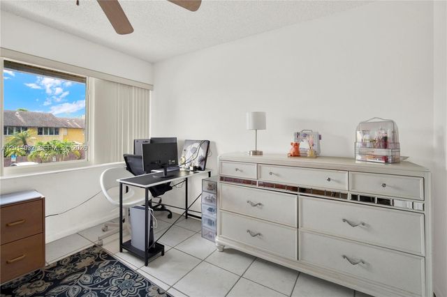 15460 SW 82nd Ln 403, Miami, FL 33193