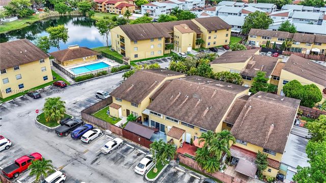 15460 SW 82nd Ln 403, Miami, FL 33193