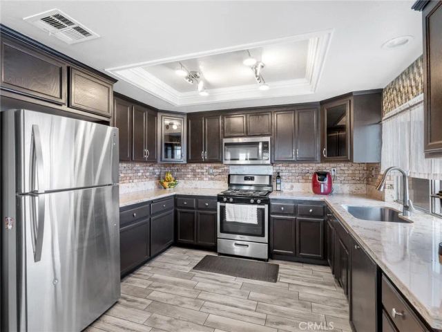 6791 Redwood Avenue, Hesperia, CA 92345