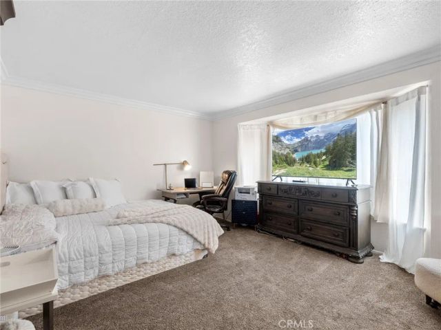 6791 Redwood Avenue, Hesperia, CA 92345