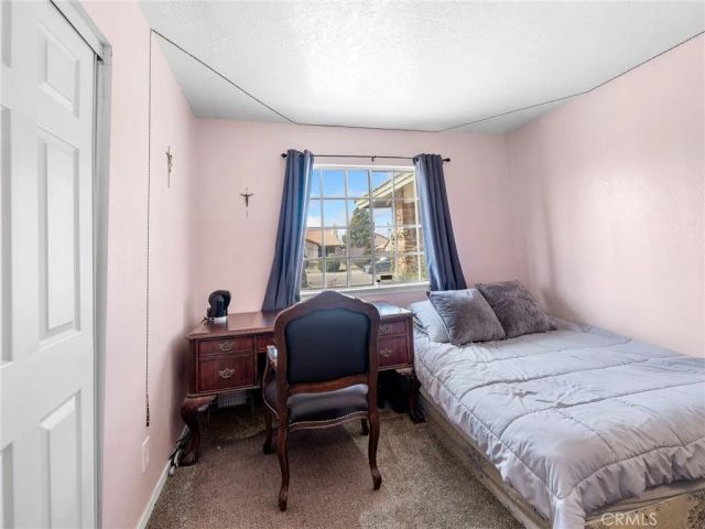 6791 Redwood Avenue, Hesperia, CA 92345