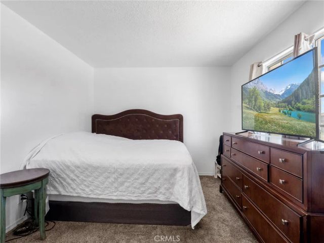 6791 Redwood Avenue, Hesperia, CA 92345