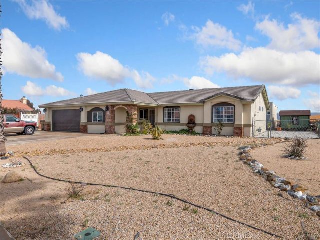 6791 Redwood Avenue, Hesperia, CA 92345