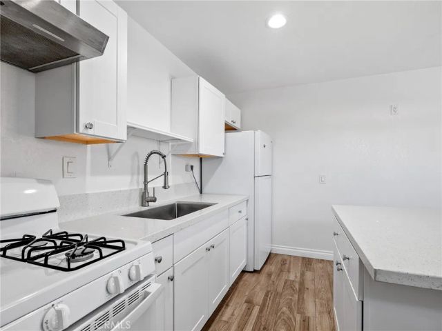 6791 Redwood Avenue, Hesperia, CA 92345