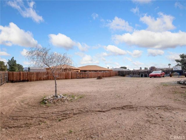 6791 Redwood Avenue, Hesperia, CA 92345