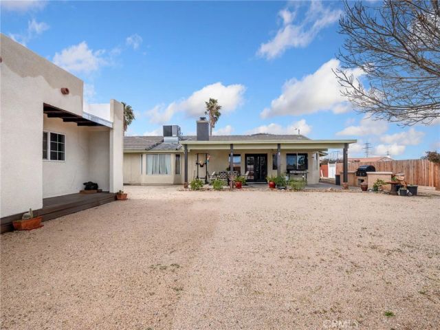 6791 Redwood Avenue, Hesperia, CA 92345