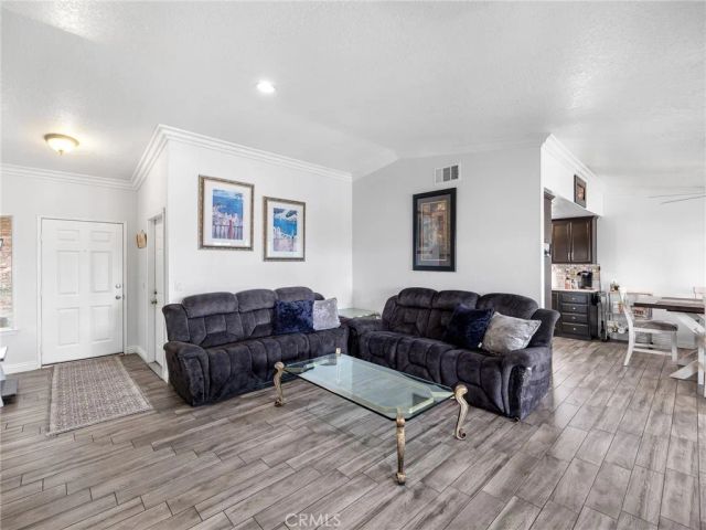 6791 Redwood Avenue, Hesperia, CA 92345