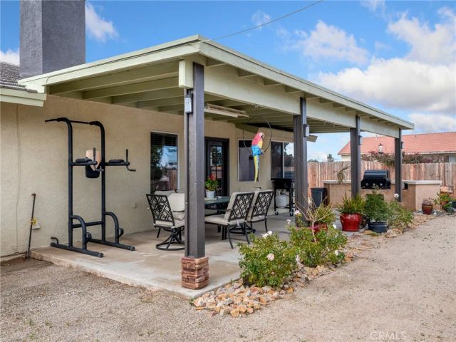 6791 Redwood Avenue, Hesperia, CA 92345