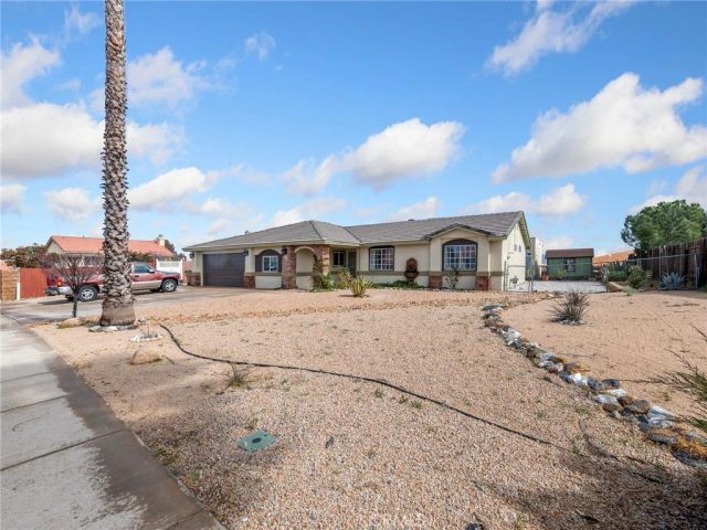 6791 Redwood Avenue, Hesperia, CA 92345